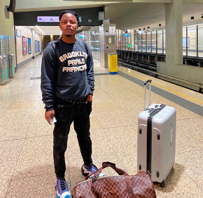 Championnat du monde de slam-poésie – Jenny Paria : « J’ai un talent fou…la victoire est certaine » pour la RDC